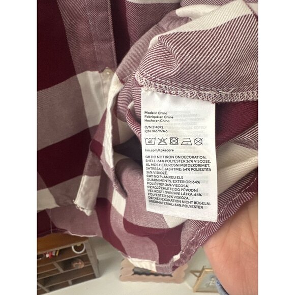 H&M x Harry Potter Hogwarts Plaid Button-Up Shirt With Platform 9 3/4 - Picture 5 of 6